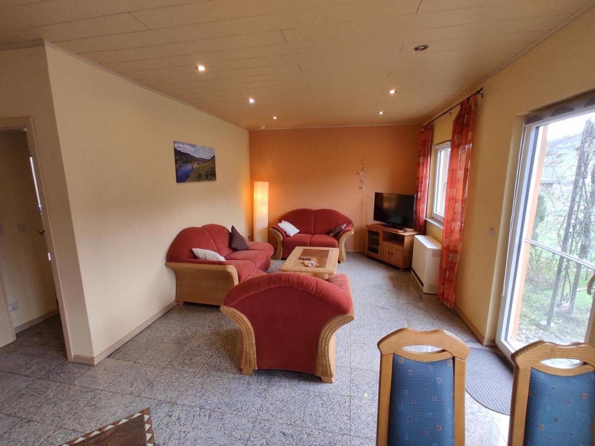 Moselferienweingut Schaefer Apartment Wintrich Bagian luar foto