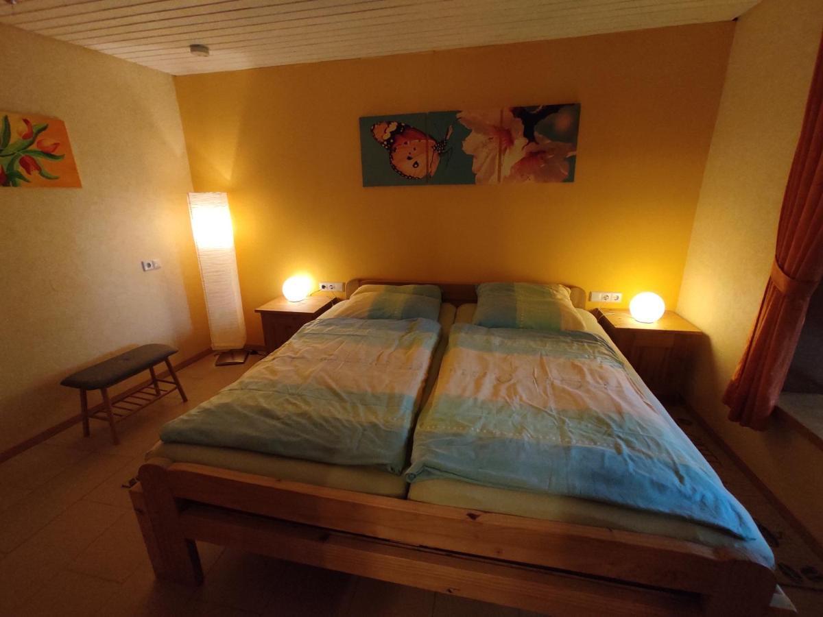 Moselferienweingut Schaefer Apartment Wintrich Bagian luar foto