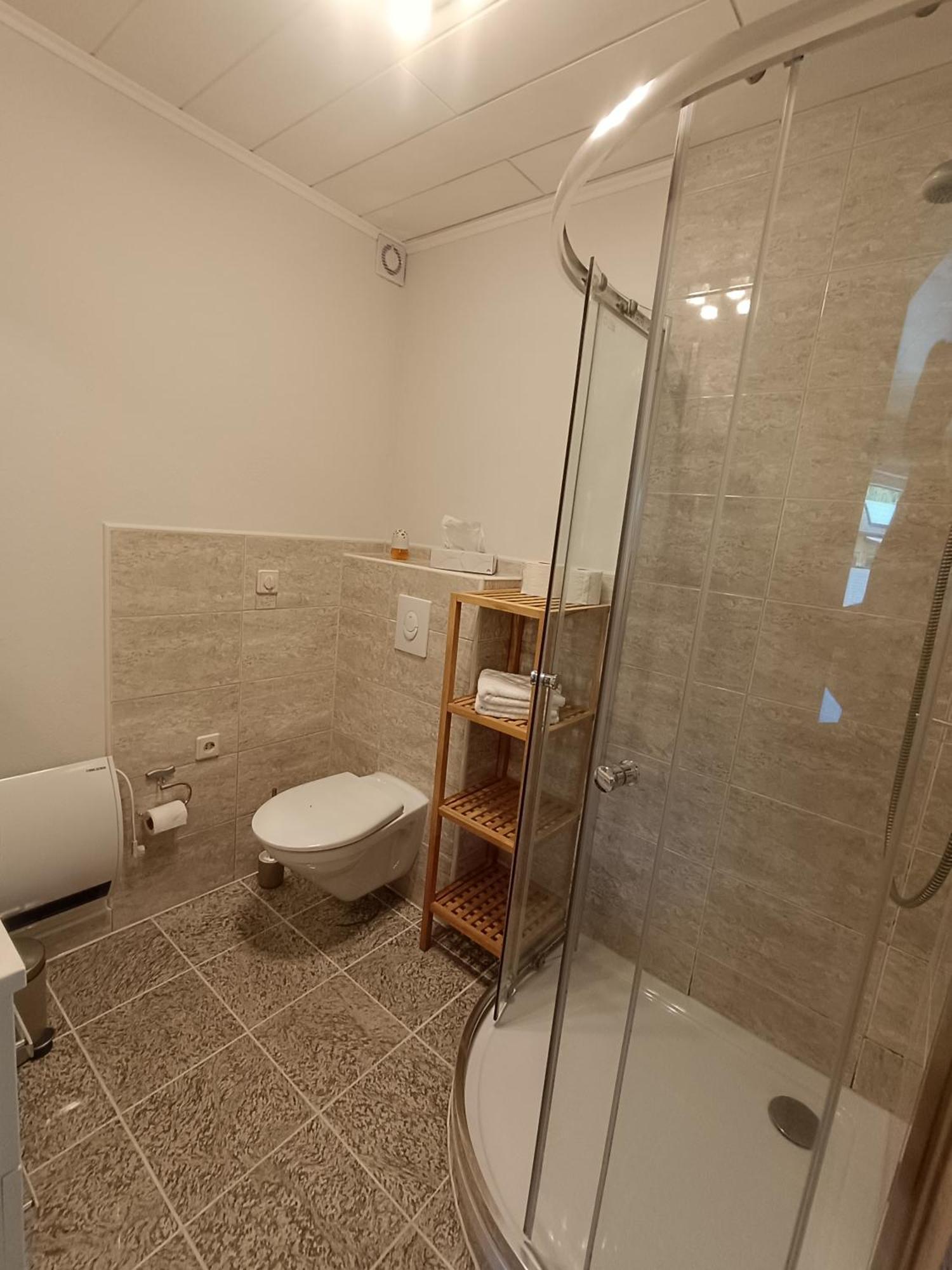 Moselferienweingut Schaefer Apartment Wintrich Ruang foto